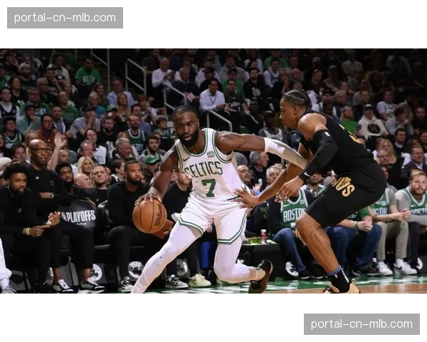 NBA常规赛冲刺阶段：勇士对阵凯尔特人，东西部榜首潜在总决赛预演